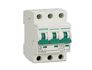 Mini clearance circuit breaker